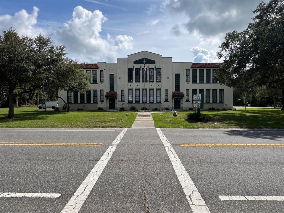 For Sale: $599,000 (4 beds, 2 baths, 1872 Square Feet)