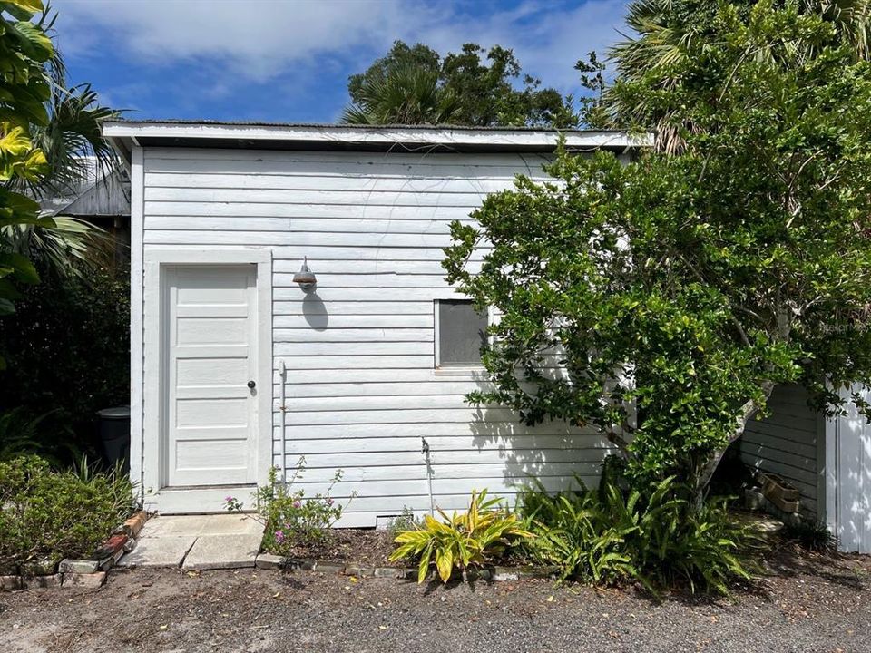 For Sale: $599,000 (4 beds, 2 baths, 1872 Square Feet)