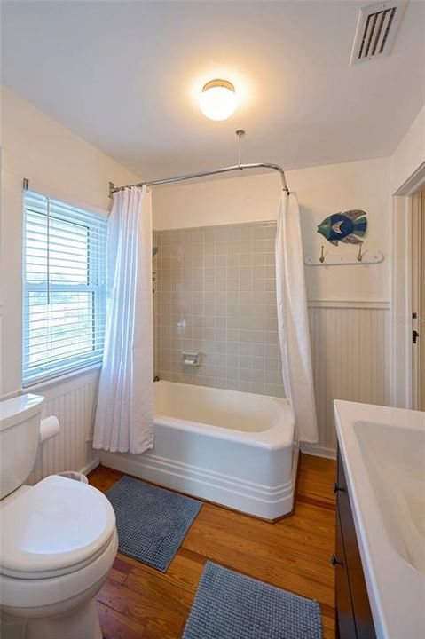 For Sale: $599,000 (4 beds, 2 baths, 1872 Square Feet)