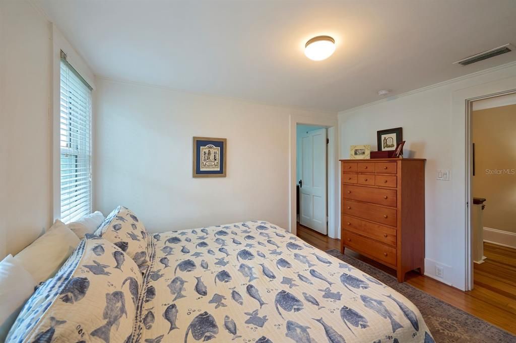 For Sale: $599,000 (4 beds, 2 baths, 1872 Square Feet)