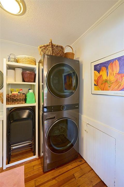 For Sale: $599,000 (4 beds, 2 baths, 1872 Square Feet)