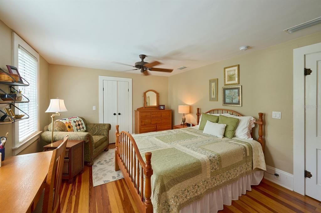 For Sale: $599,000 (4 beds, 2 baths, 1872 Square Feet)