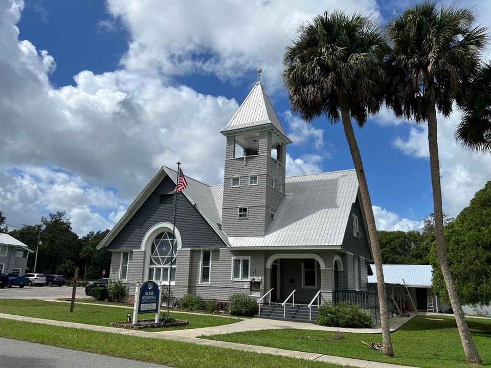 For Sale: $599,000 (4 beds, 2 baths, 1872 Square Feet)