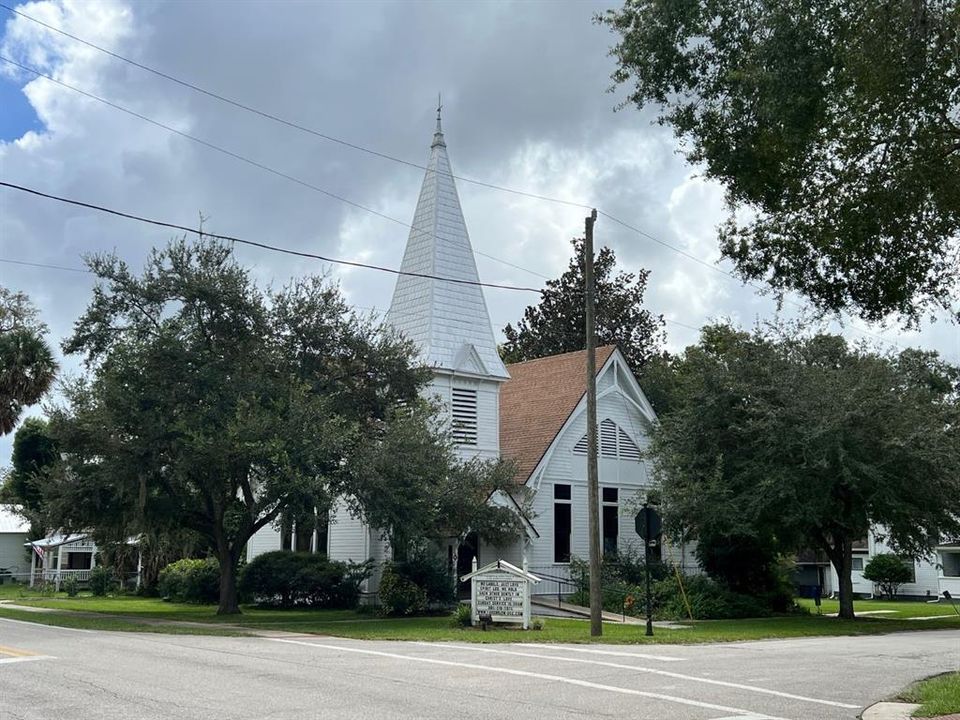 For Sale: $599,000 (4 beds, 2 baths, 1872 Square Feet)
