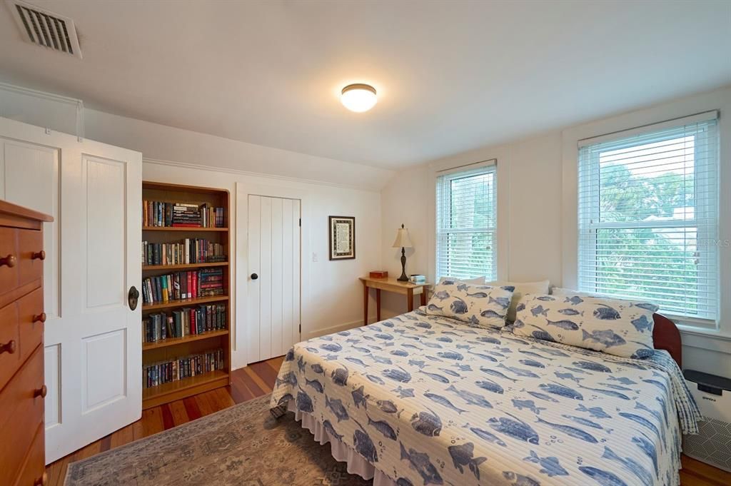 For Sale: $599,000 (4 beds, 2 baths, 1872 Square Feet)