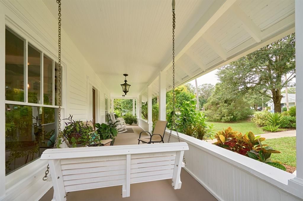 For Sale: $599,000 (4 beds, 2 baths, 1872 Square Feet)