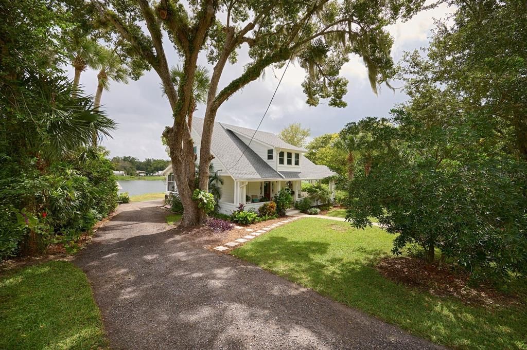 For Sale: $599,000 (4 beds, 2 baths, 1872 Square Feet)