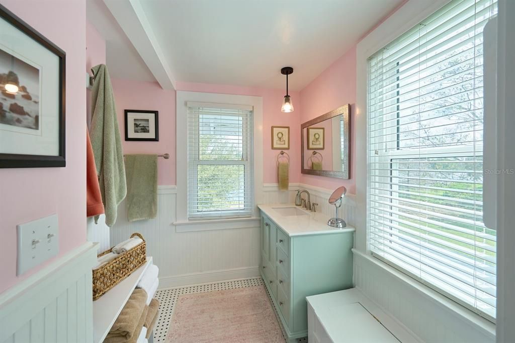 For Sale: $599,000 (4 beds, 2 baths, 1872 Square Feet)