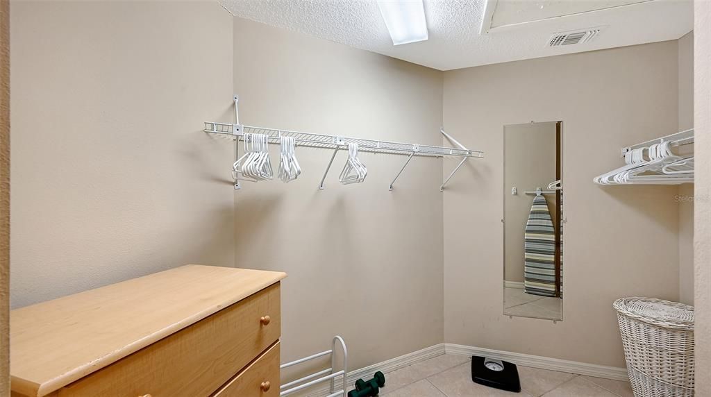 Active With Contract: $289,000 (2 beds, 2 baths, 1353 Square Feet)