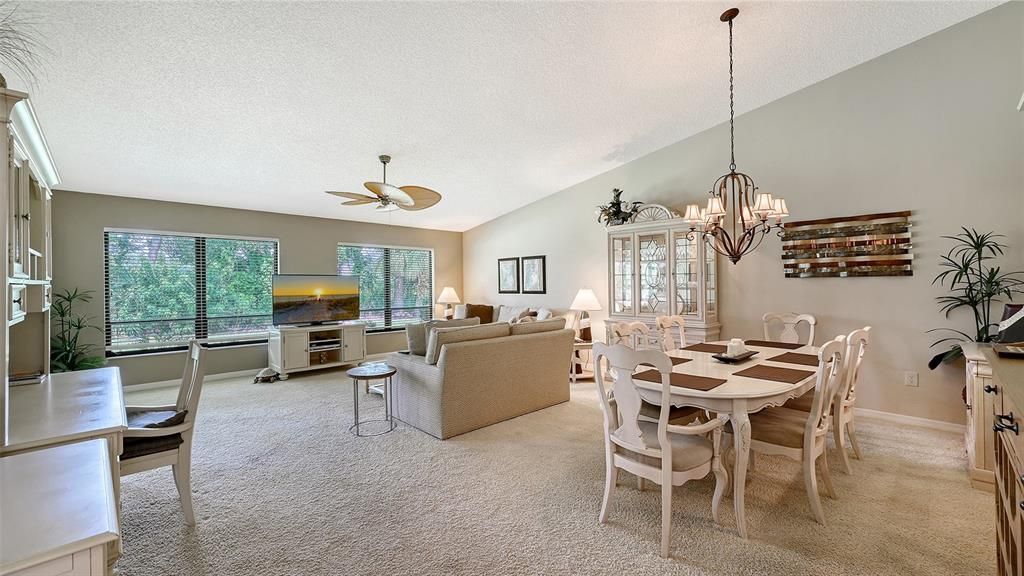 Active With Contract: $289,000 (2 beds, 2 baths, 1353 Square Feet)