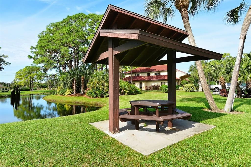 Active With Contract: $289,000 (2 beds, 2 baths, 1353 Square Feet)