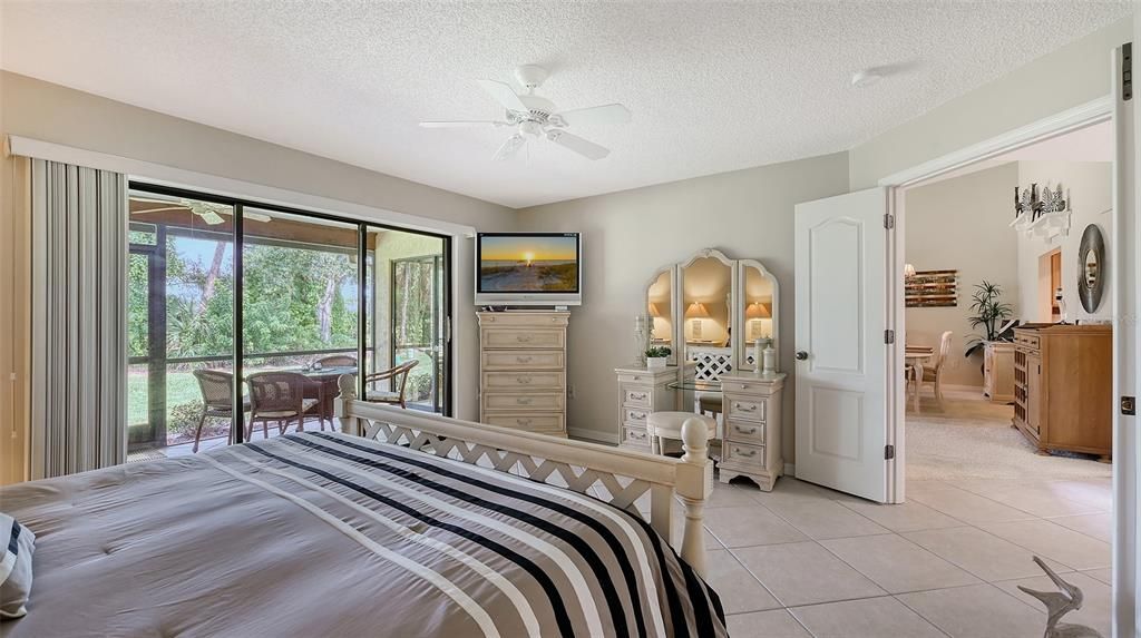 Active With Contract: $289,000 (2 beds, 2 baths, 1353 Square Feet)