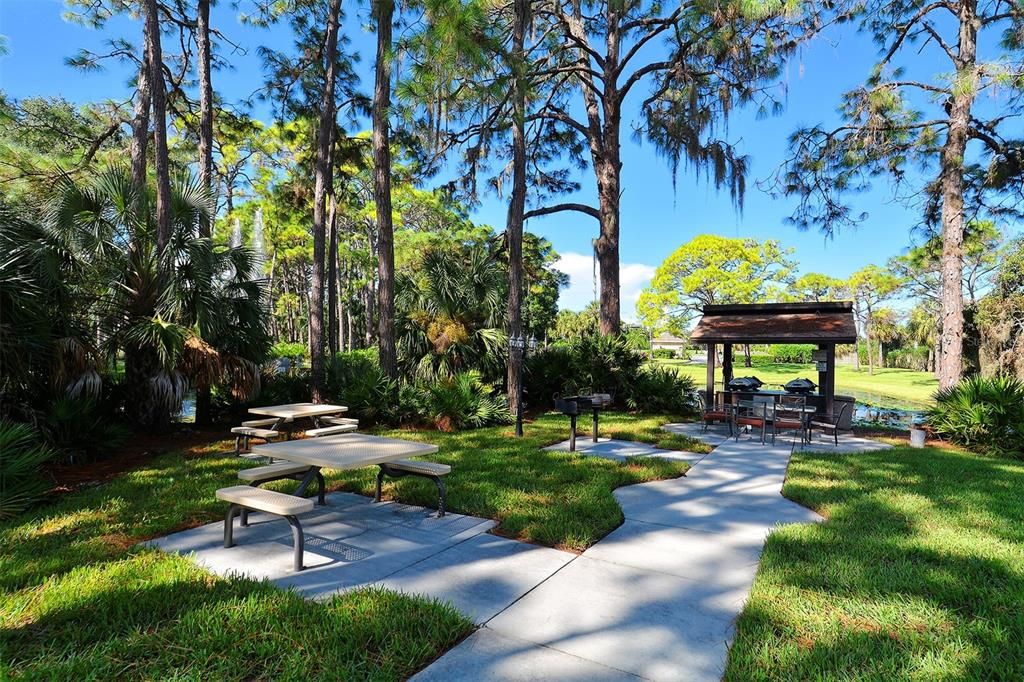 Active With Contract: $289,000 (2 beds, 2 baths, 1353 Square Feet)