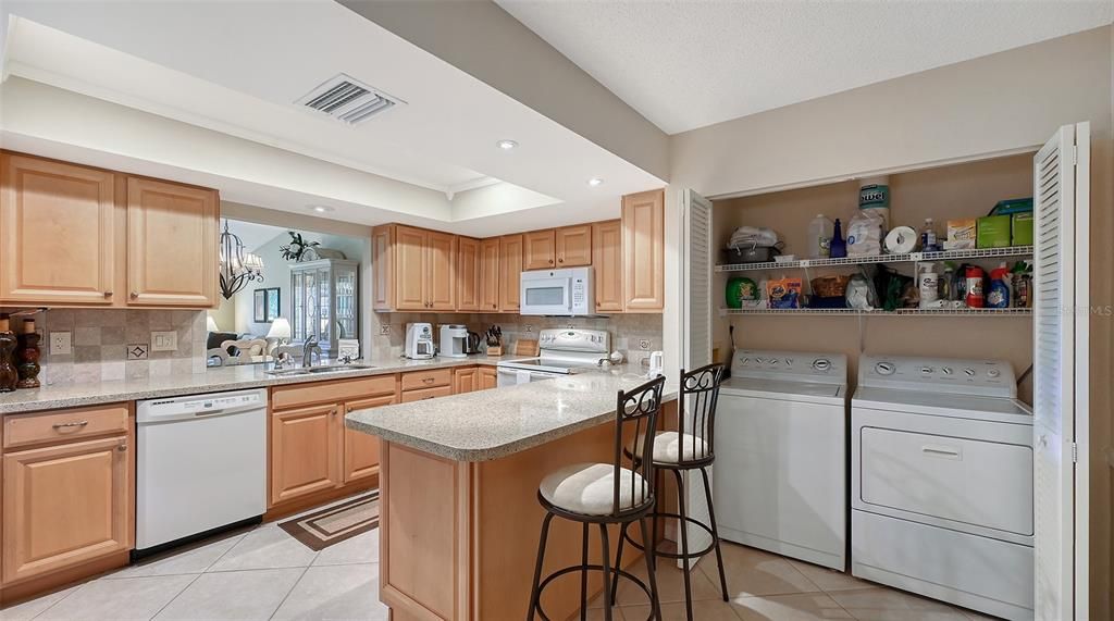 Active With Contract: $289,000 (2 beds, 2 baths, 1353 Square Feet)