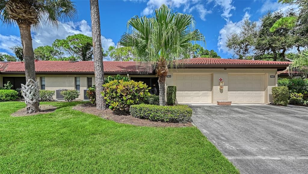 Active With Contract: $289,000 (2 beds, 2 baths, 1353 Square Feet)