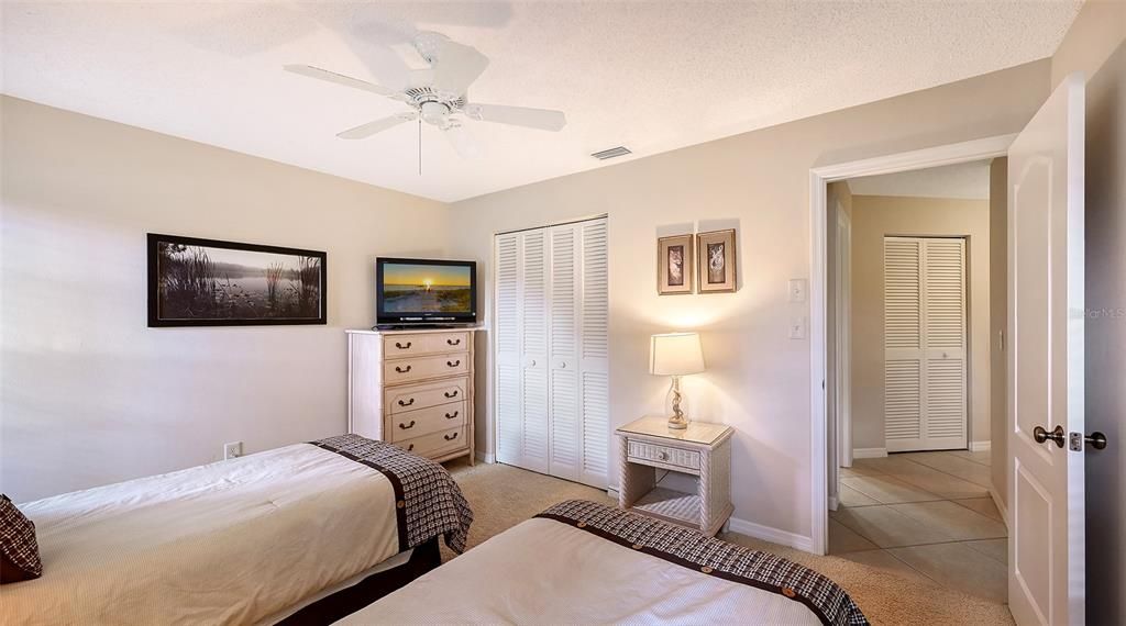 Active With Contract: $289,000 (2 beds, 2 baths, 1353 Square Feet)