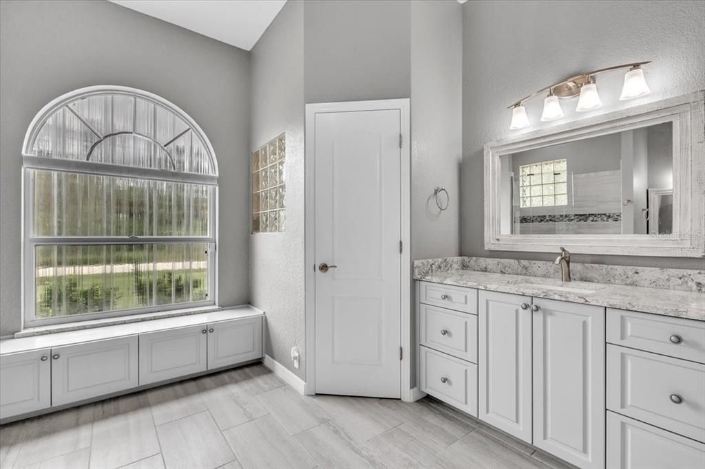 For Sale: $1,000,000 (3 beds, 2 baths, 2603 Square Feet)