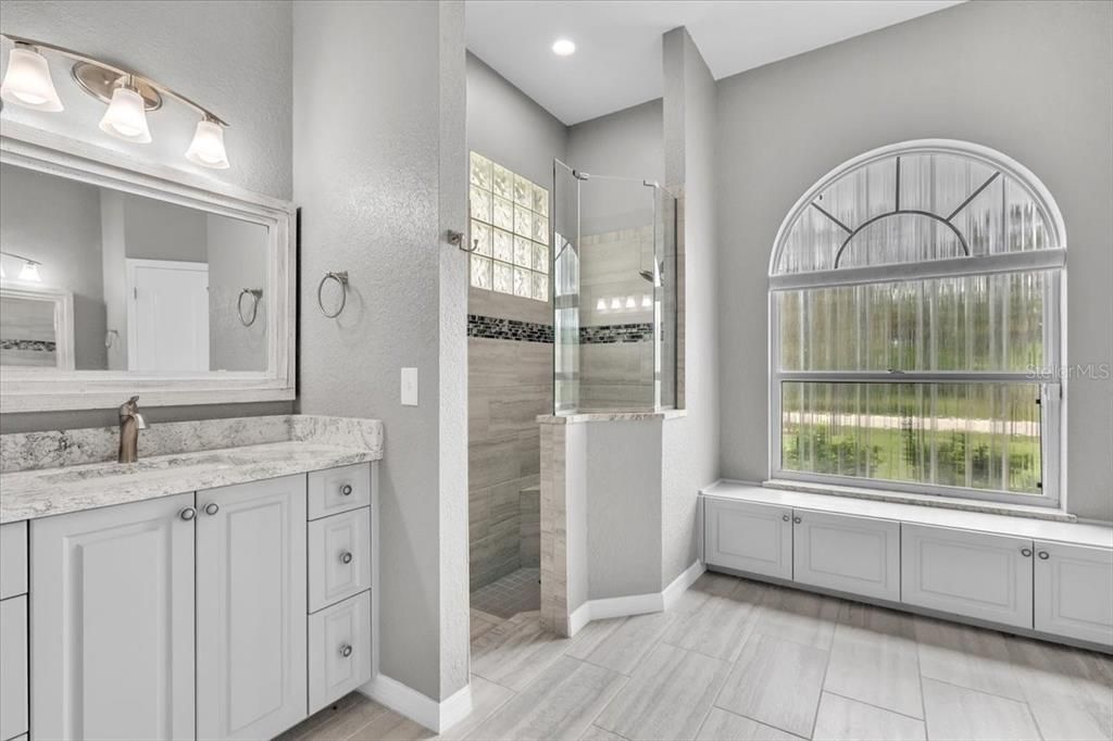 For Sale: $1,000,000 (3 beds, 2 baths, 2603 Square Feet)