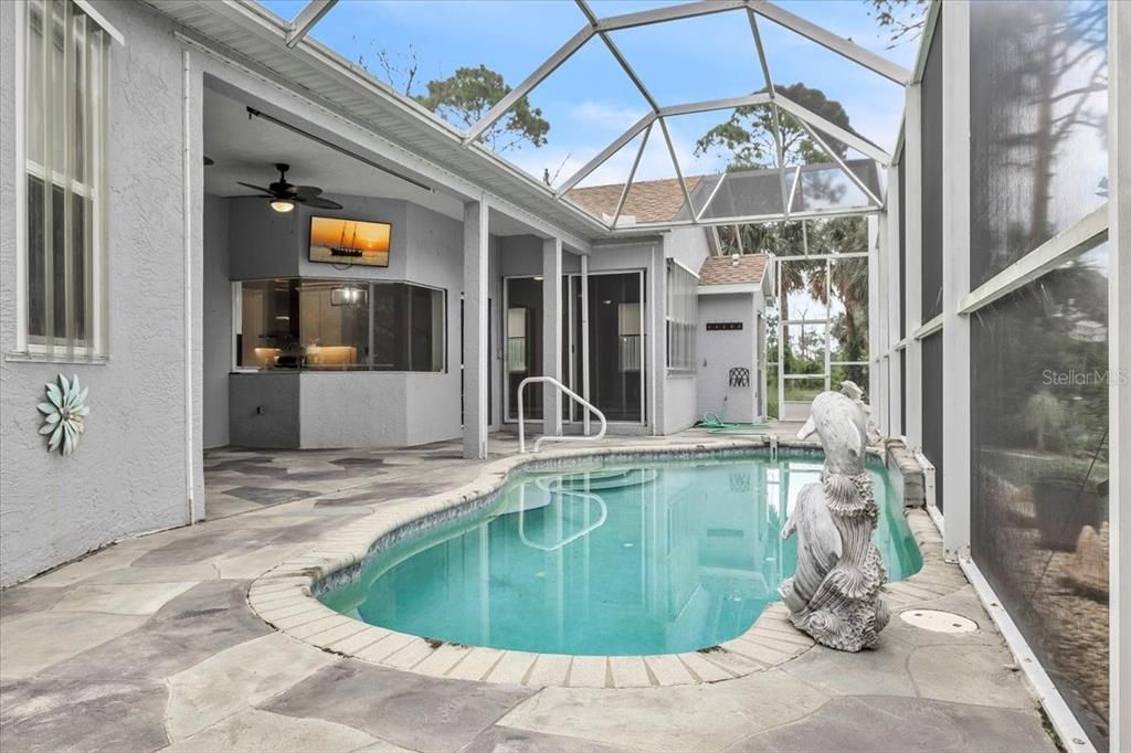 For Sale: $1,000,000 (3 beds, 2 baths, 2603 Square Feet)