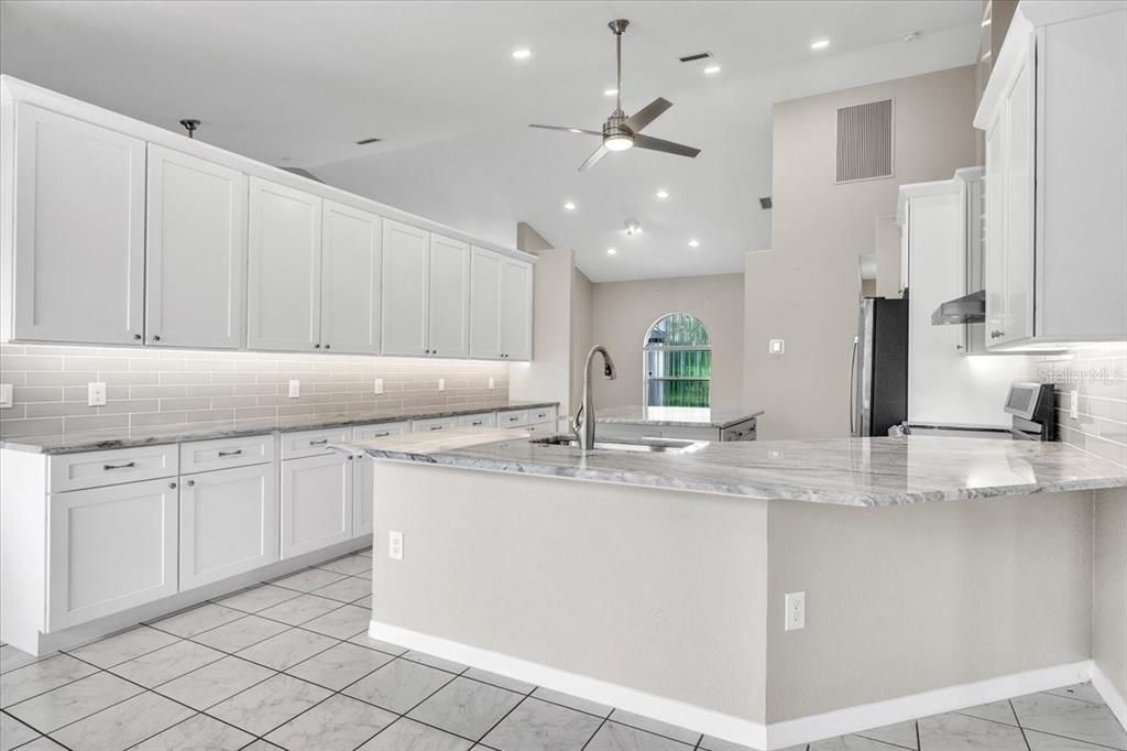 For Sale: $1,000,000 (3 beds, 2 baths, 2603 Square Feet)