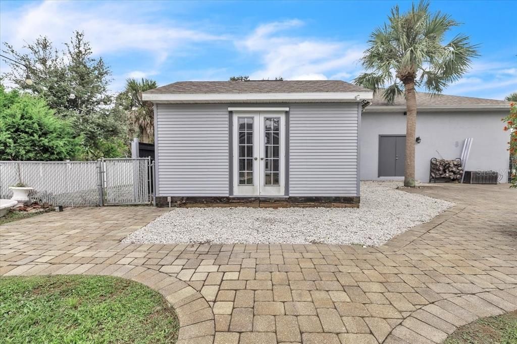 For Sale: $1,000,000 (3 beds, 2 baths, 2603 Square Feet)