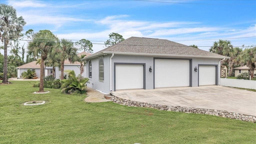 For Sale: $1,000,000 (3 beds, 2 baths, 2603 Square Feet)