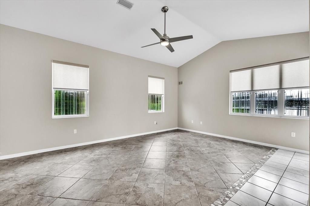 For Sale: $1,000,000 (3 beds, 2 baths, 2603 Square Feet)