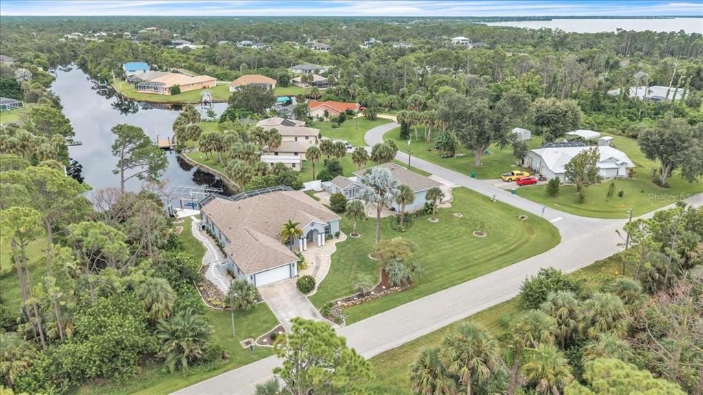 For Sale: $1,000,000 (3 beds, 2 baths, 2603 Square Feet)