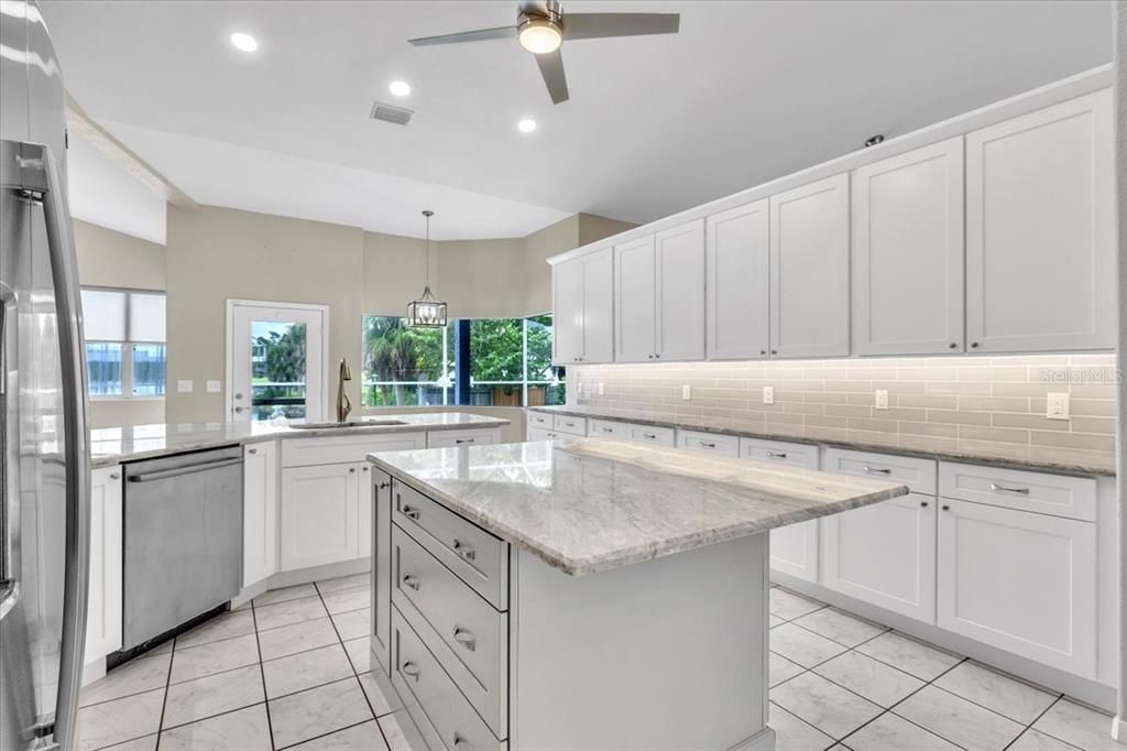 For Sale: $1,000,000 (3 beds, 2 baths, 2603 Square Feet)