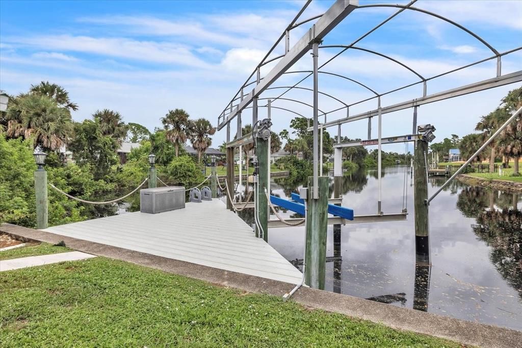 For Sale: $1,000,000 (3 beds, 2 baths, 2603 Square Feet)