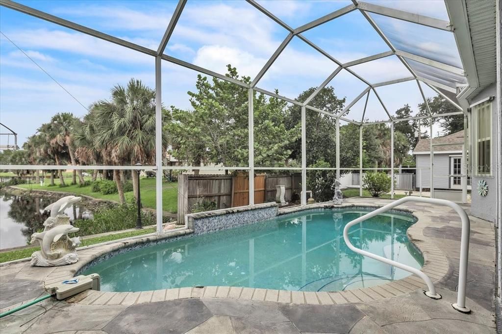 For Sale: $1,000,000 (3 beds, 2 baths, 2603 Square Feet)