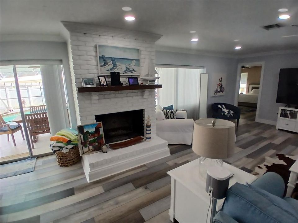 For Rent: $4,900 (3 beds, 2 baths, 2035 Square Feet)