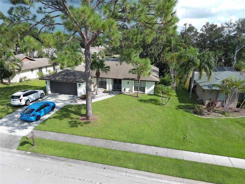 For Rent: $4,900 (3 beds, 2 baths, 2035 Square Feet)