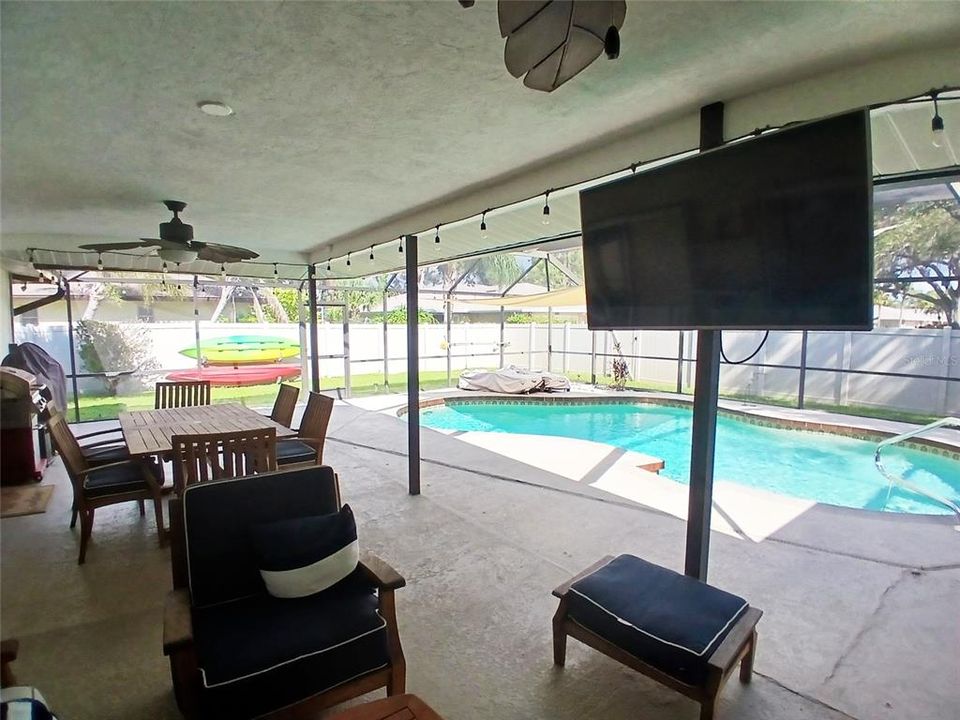 For Rent: $4,900 (3 beds, 2 baths, 2035 Square Feet)