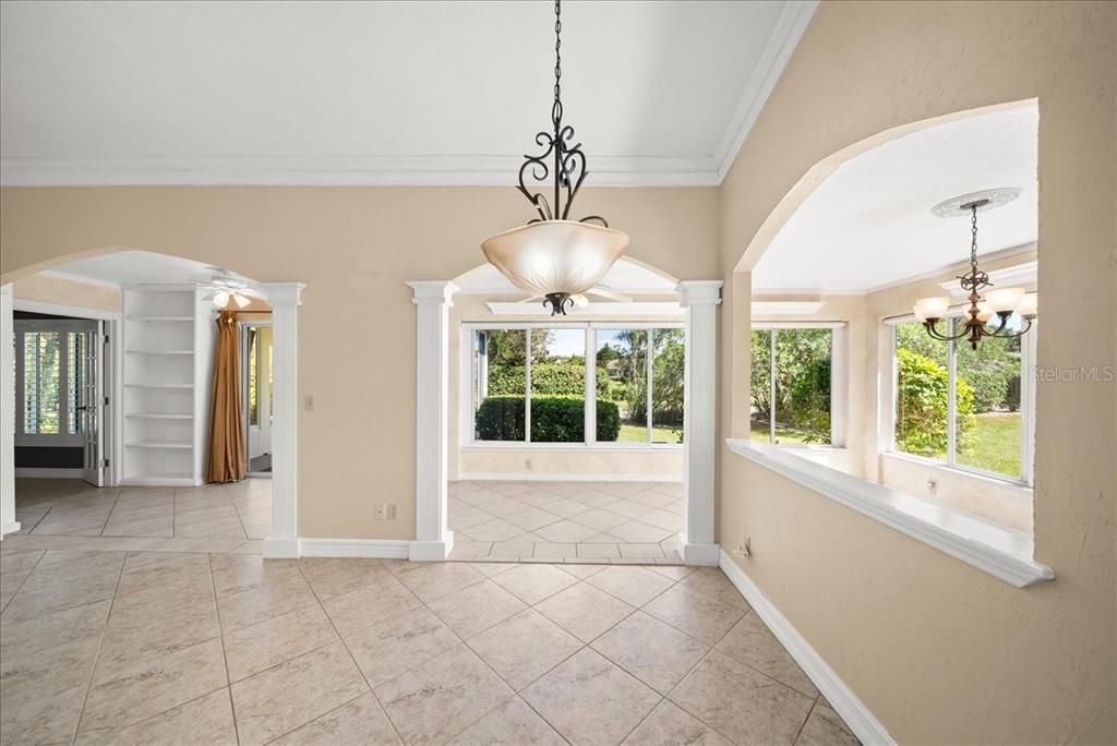 合同活跃: $250,000 (2 贝兹, 2 浴室, 1573 平方英尺)