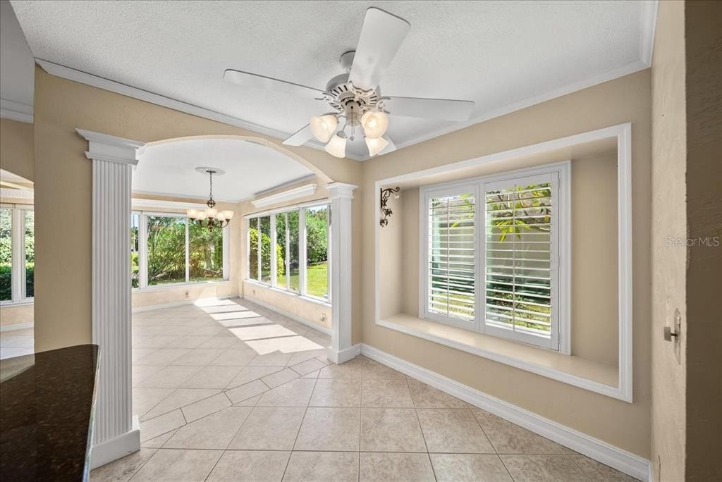 合同活跃: $250,000 (2 贝兹, 2 浴室, 1573 平方英尺)