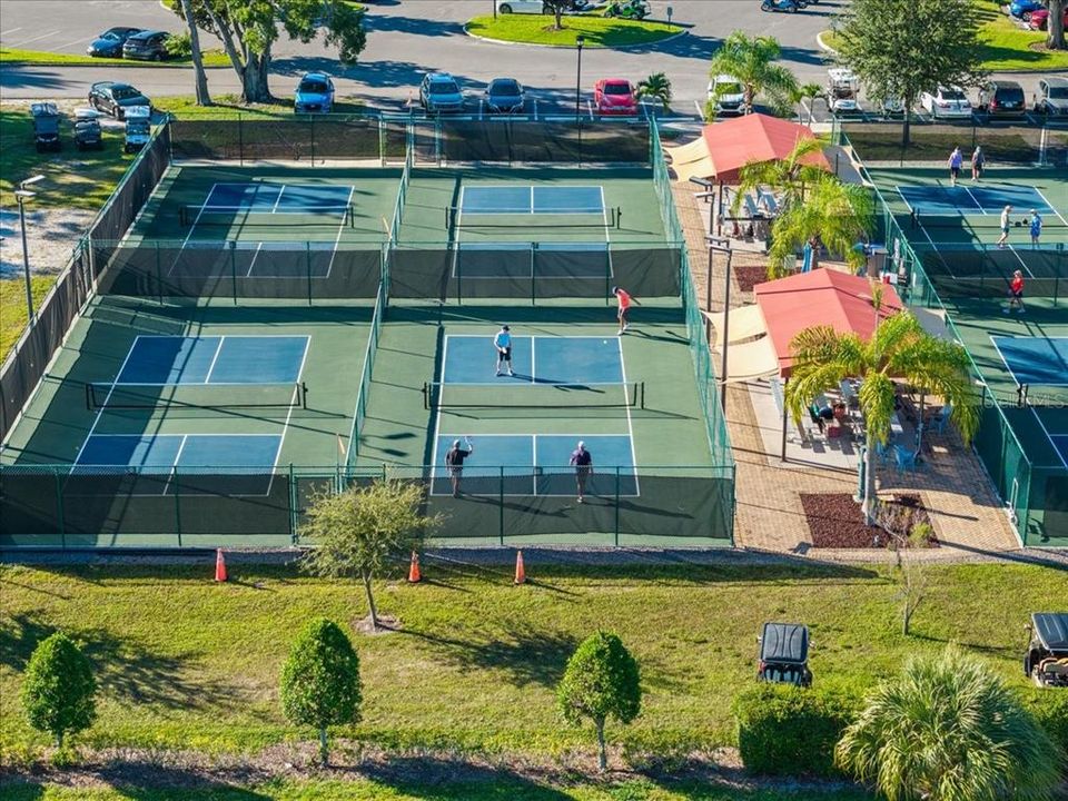 合同活跃: $250,000 (2 贝兹, 2 浴室, 1573 平方英尺)