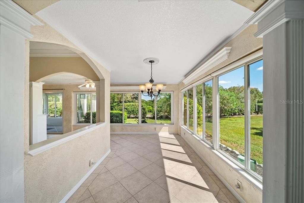 合同活跃: $250,000 (2 贝兹, 2 浴室, 1573 平方英尺)