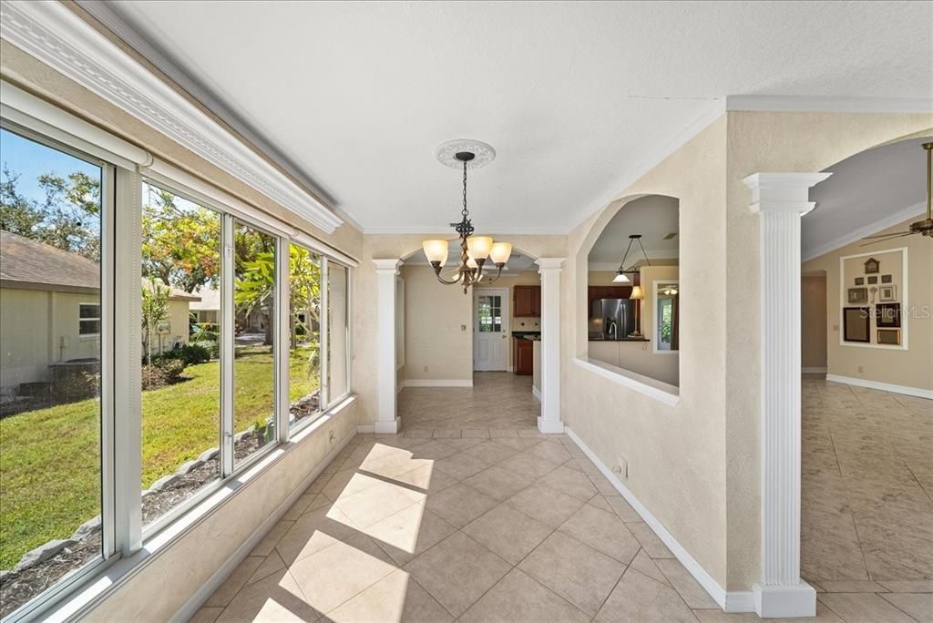 合同活跃: $250,000 (2 贝兹, 2 浴室, 1573 平方英尺)