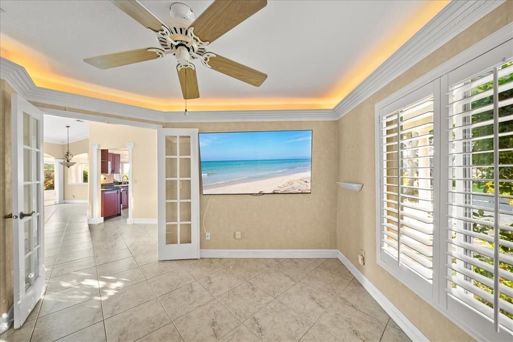 合同活跃: $250,000 (2 贝兹, 2 浴室, 1573 平方英尺)