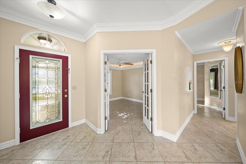 合同活跃: $250,000 (2 贝兹, 2 浴室, 1573 平方英尺)