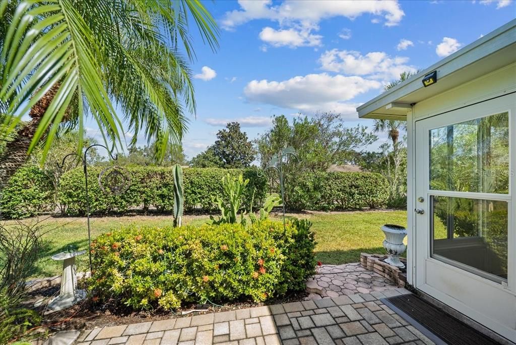 合同活跃: $250,000 (2 贝兹, 2 浴室, 1573 平方英尺)