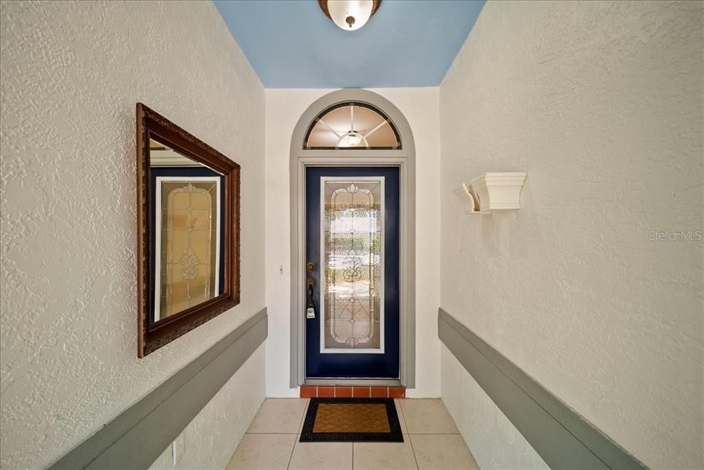 合同活跃: $250,000 (2 贝兹, 2 浴室, 1573 平方英尺)