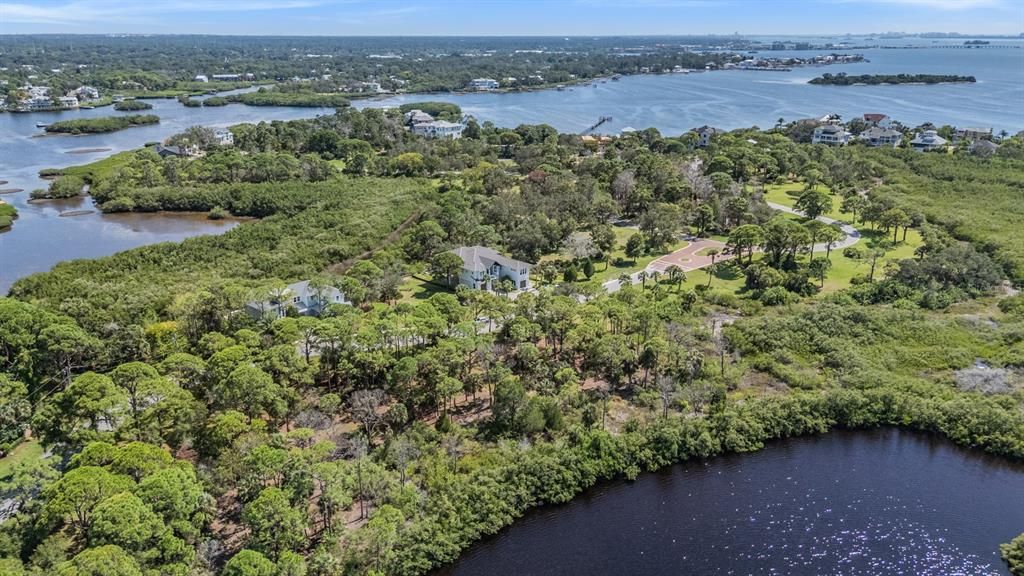 待售: $375,000 (0.35 acres)