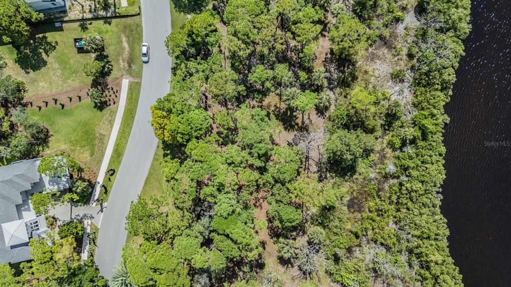 待售: $375,000 (0.35 acres)