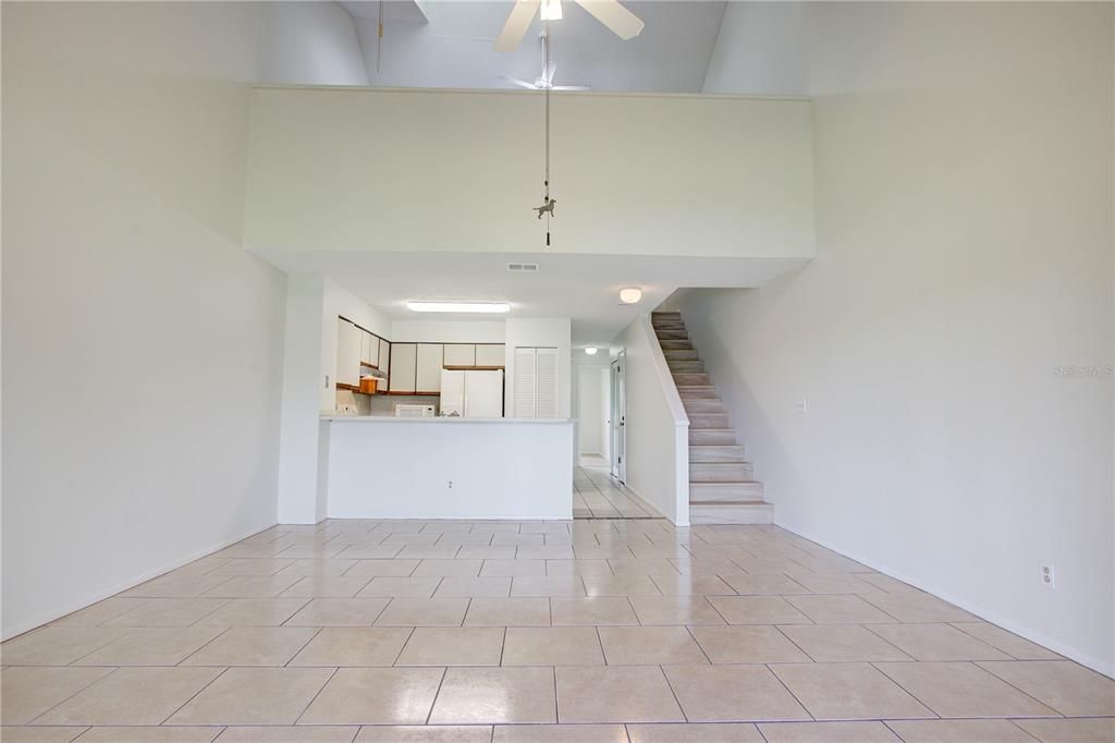 待售: $439,000 (2 贝兹, 1 浴室, 1098 平方英尺)