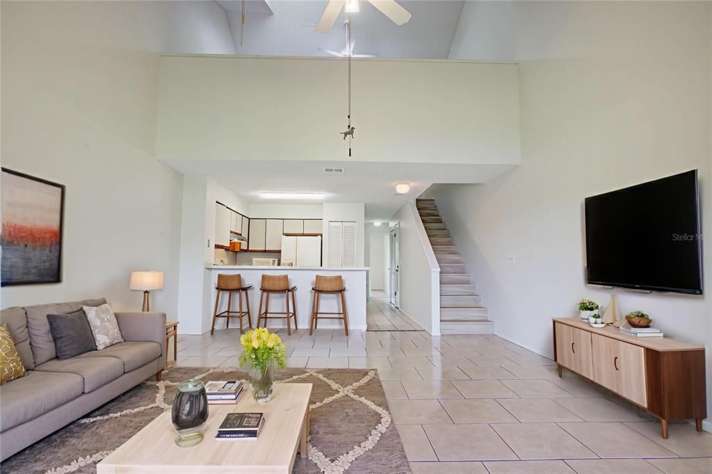 待售: $439,000 (2 贝兹, 1 浴室, 1098 平方英尺)