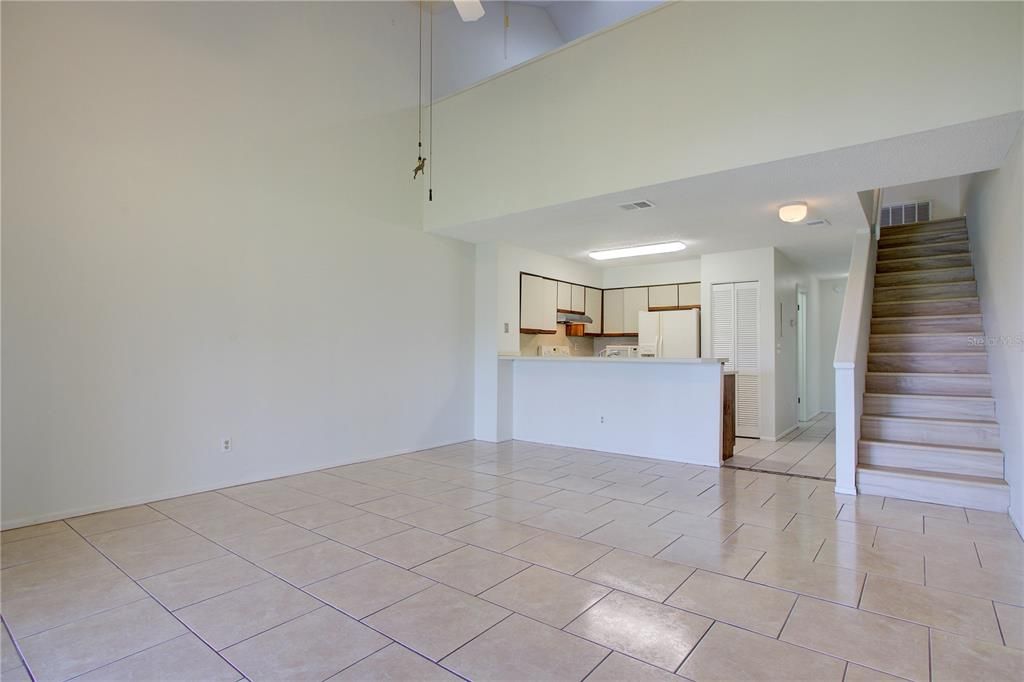 待售: $439,000 (2 贝兹, 1 浴室, 1098 平方英尺)