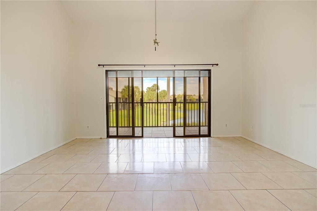 待售: $439,000 (2 贝兹, 1 浴室, 1098 平方英尺)