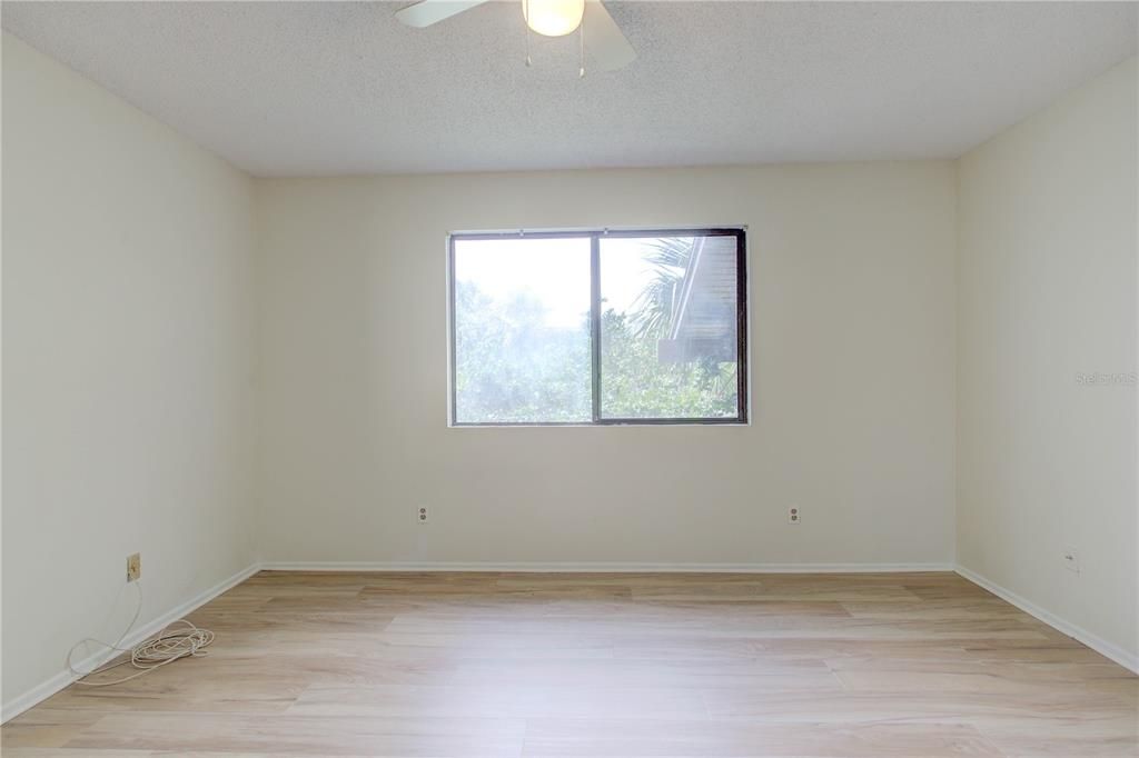 待售: $439,000 (2 贝兹, 1 浴室, 1098 平方英尺)